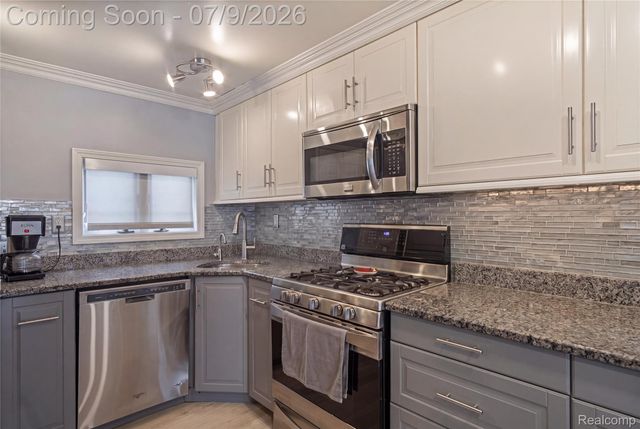 10075 Graham Drive, Springfield Charter Township, MI 48348