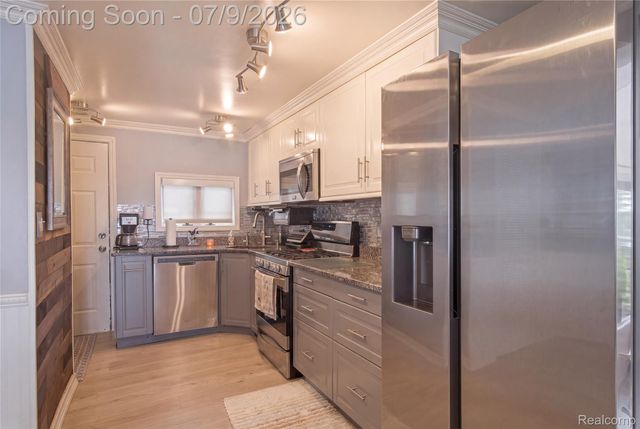 10075 Graham Drive, Springfield Charter Township, MI 48348