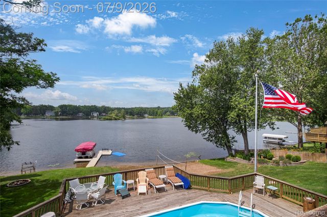 10075 Graham Drive, Springfield Charter Township, MI 48348