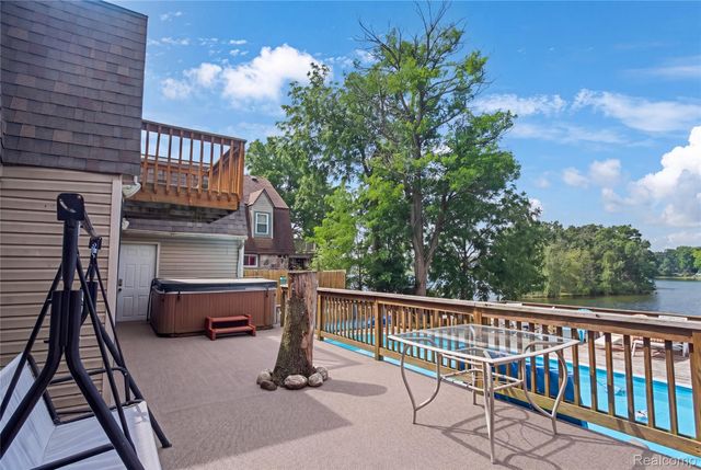 10075 Graham Drive, Springfield Charter Township, MI 48348
