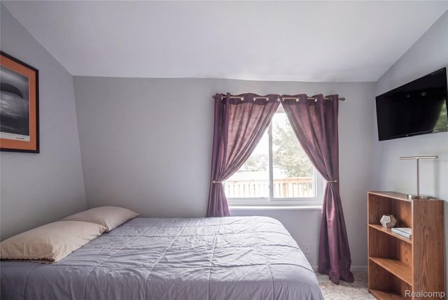 10075 Graham Drive, Springfield Charter Township, MI 48348