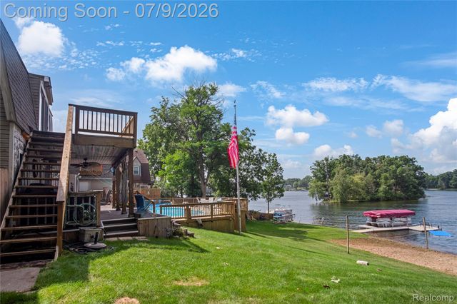 10075 Graham Drive, Springfield Charter Township, MI 48348