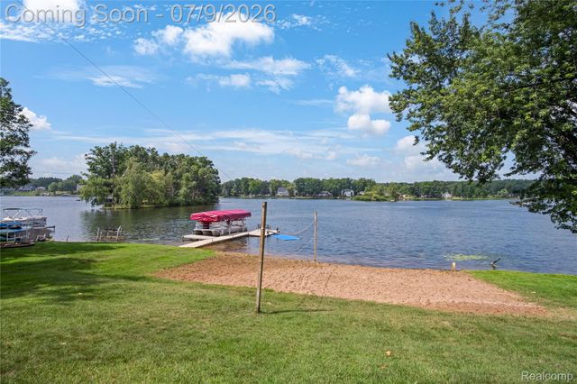 10075 Graham Drive, Springfield Charter Township, MI 48348