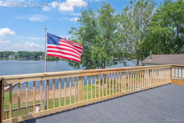 10075 Graham Drive, Springfield Charter Township, MI 48348