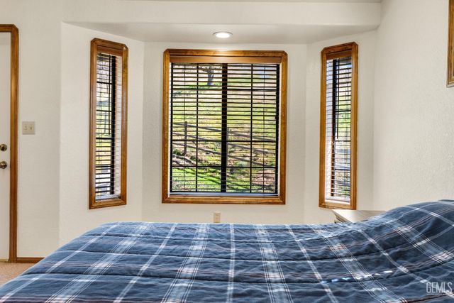 23480 Meadow View Court, Tehachapi, CA 93561