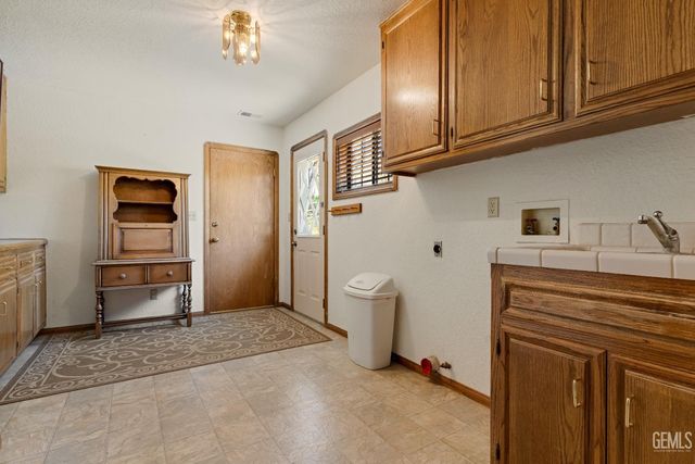23480 Meadow View Court, Tehachapi, CA 93561