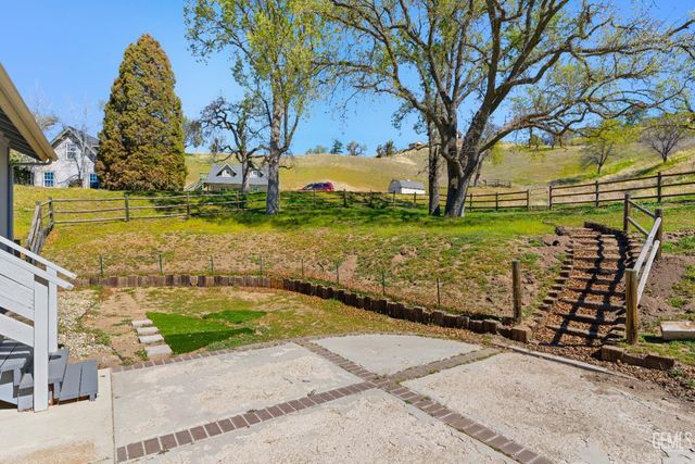 23480 Meadow View Court, Tehachapi, CA 93561