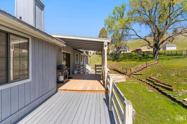 23480 Meadow View Court, Tehachapi, CA 93561