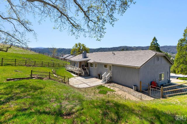23480 Meadow View Court, Tehachapi, CA 93561