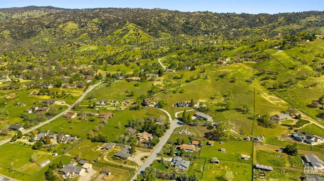 23480 Meadow View Court, Tehachapi, CA 93561
