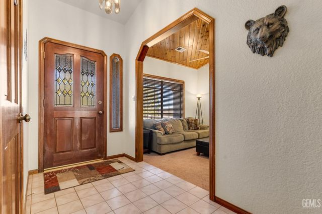 23480 Meadow View Court, Tehachapi, CA 93561