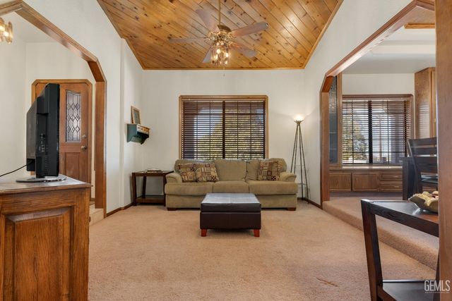 23480 Meadow View Court, Tehachapi, CA 93561