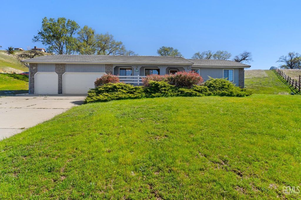 23480 Meadow View Court, Tehachapi, CA 93561