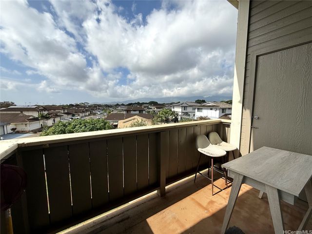 94-1420 Kulewa Loop 37S, Waipahu, HI 96797