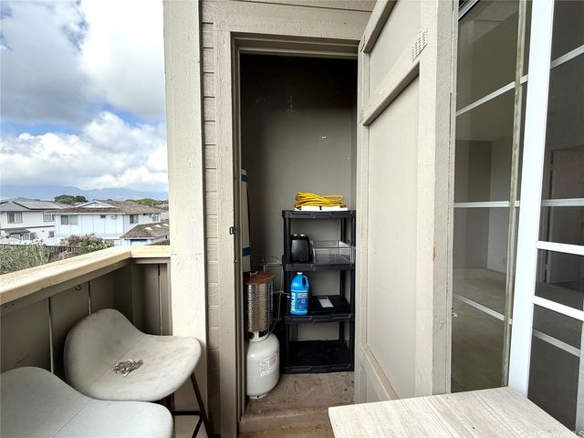 94-1420 Kulewa Loop 37S, Waipahu, HI 96797