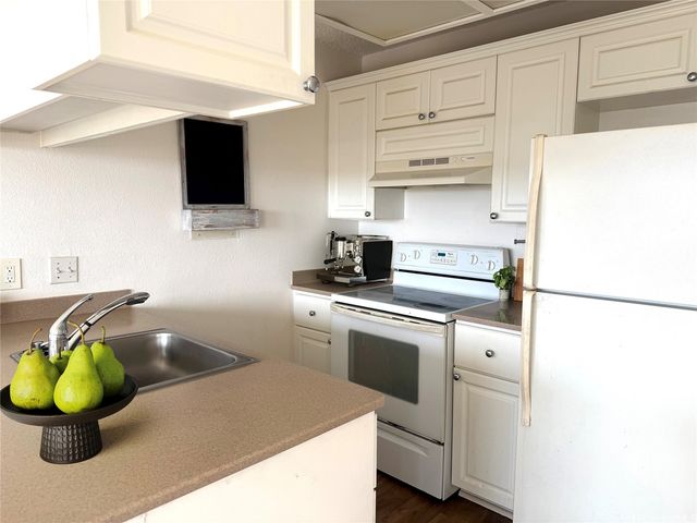 94-1420 Kulewa Loop 37S, Waipahu, HI 96797