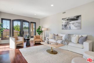 1414 S Beverly Glen Boulevard 301, Los Angeles, CA 90024