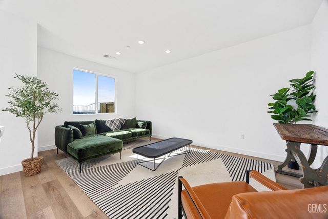 12900 Altair Court, Bakersfield, CA 93314