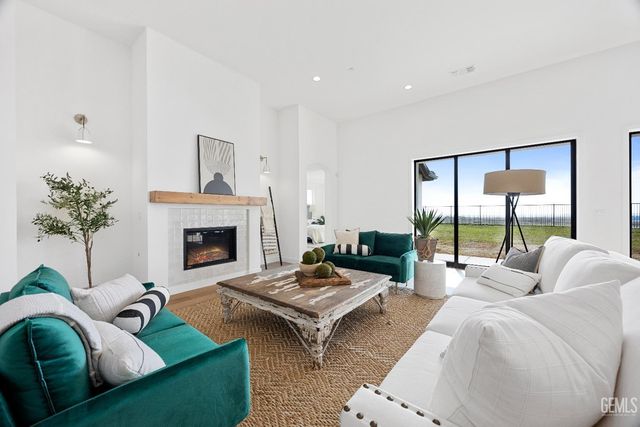 12900 Altair Court, Bakersfield, CA 93314