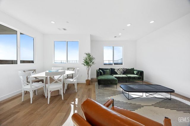 12900 Altair Court, Bakersfield, CA 93314