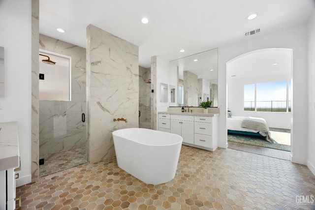 12900 Altair Court, Bakersfield, CA 93314