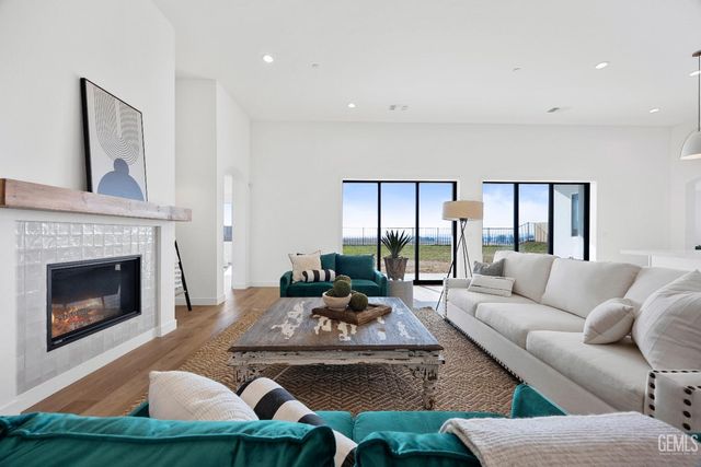 12900 Altair Court, Bakersfield, CA 93314