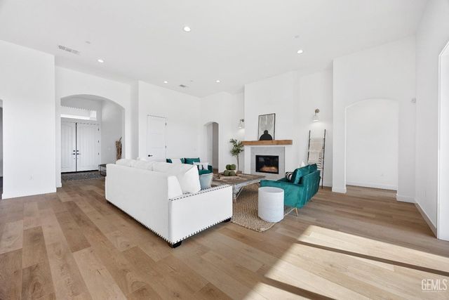 12900 Altair Court, Bakersfield, CA 93314