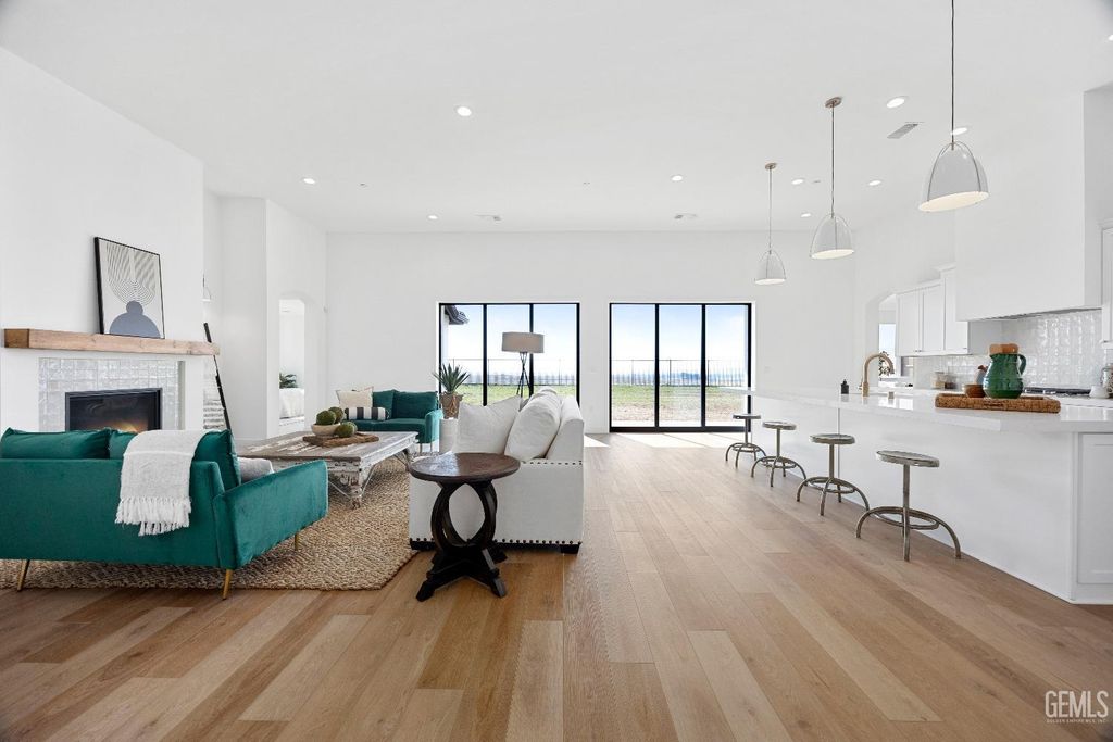 12900 Altair Court, Bakersfield, CA 93314