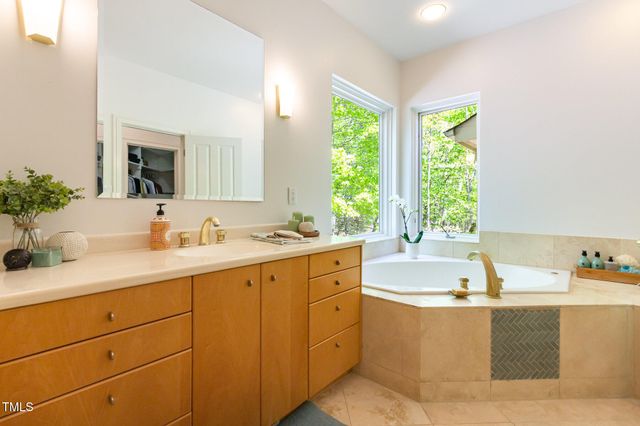 1011 Wood Sage Drive, Chapel Hill, NC 27516