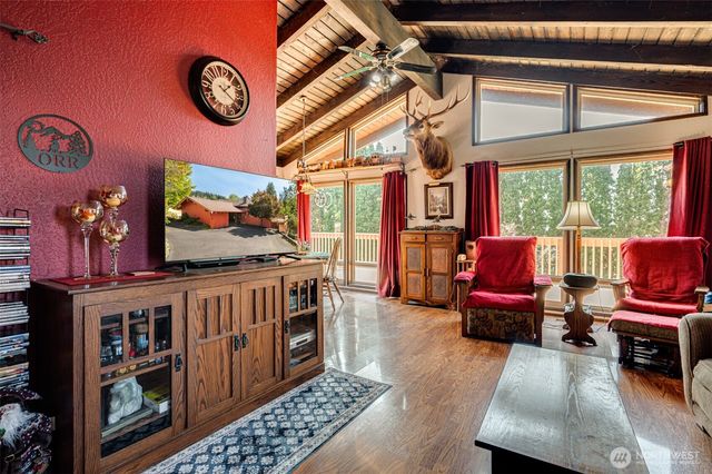 1415 Cloverdale Road, Kalama, WA 98625