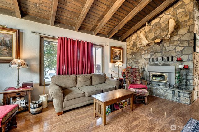 1415 Cloverdale Road, Kalama, WA 98625