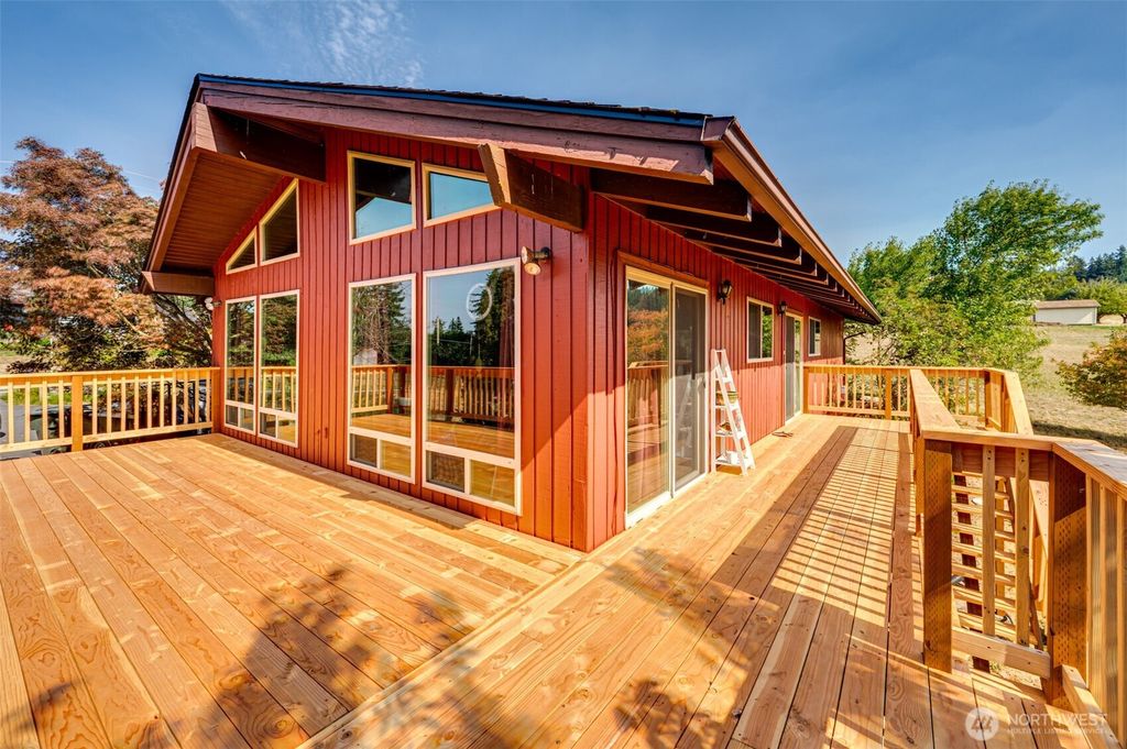 1415 Cloverdale Road, Kalama, WA 98625