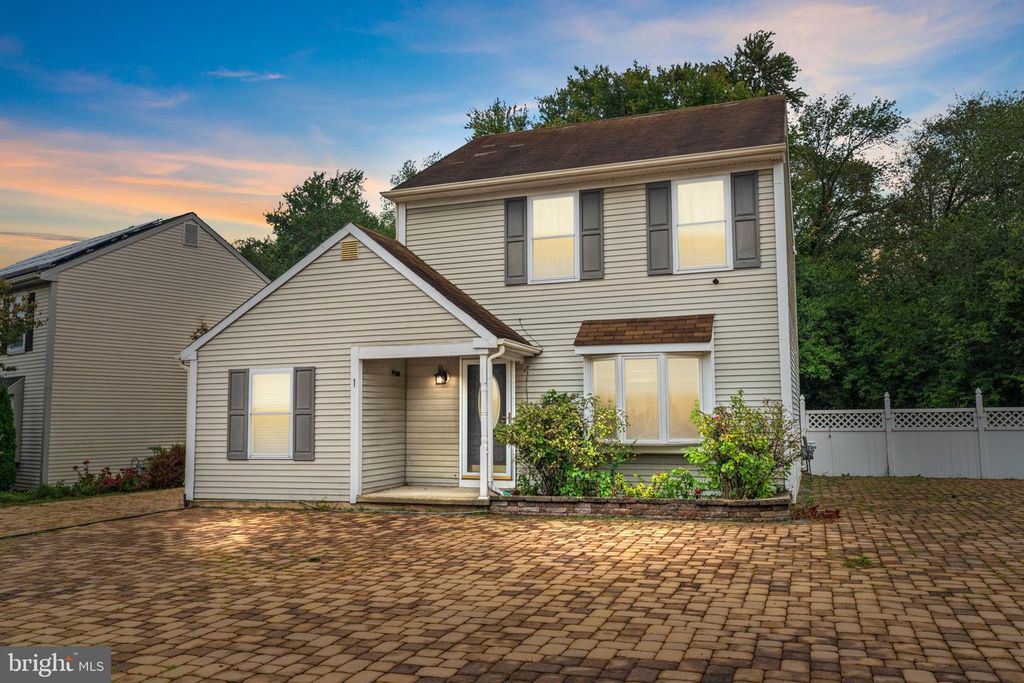 1 WOODHAVEN WAY, Sicklerville, NJ 08081