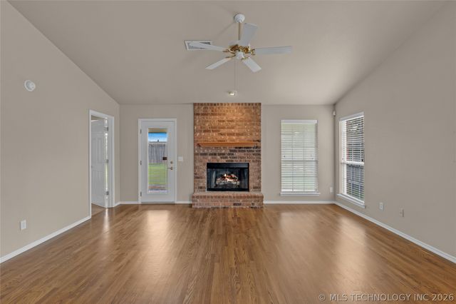 2817 E 102nd Place, Tulsa, OK 74137