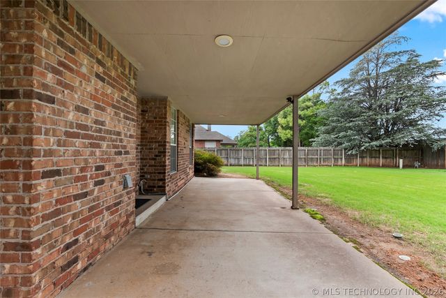 2817 E 102nd Place, Tulsa, OK 74137