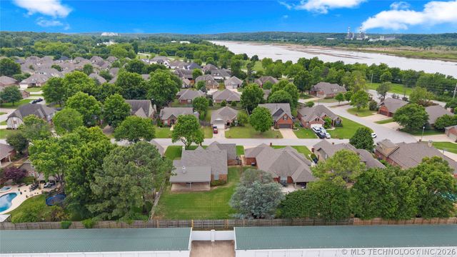 2817 E 102nd Place, Tulsa, OK 74137