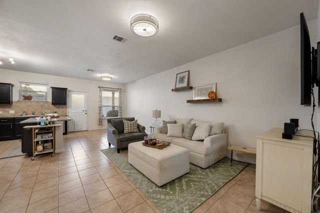 513 Katmai CIR, Pflugerville, TX 78660