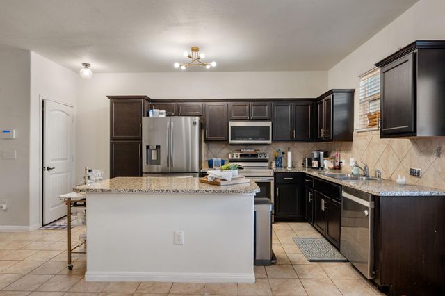 513 Katmai CIR, Pflugerville, TX 78660