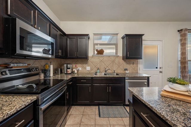 513 Katmai CIR, Pflugerville, TX 78660