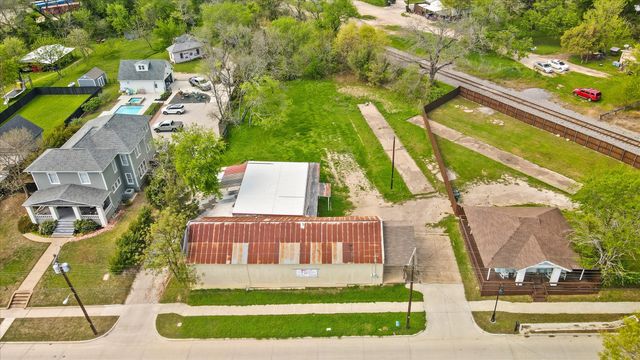 121 Kaufman Street, Waxahachie, TX 75165