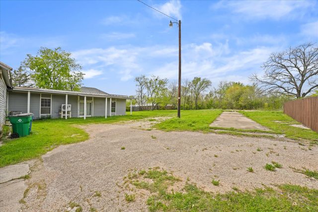 121 Kaufman Street, Waxahachie, TX 75165