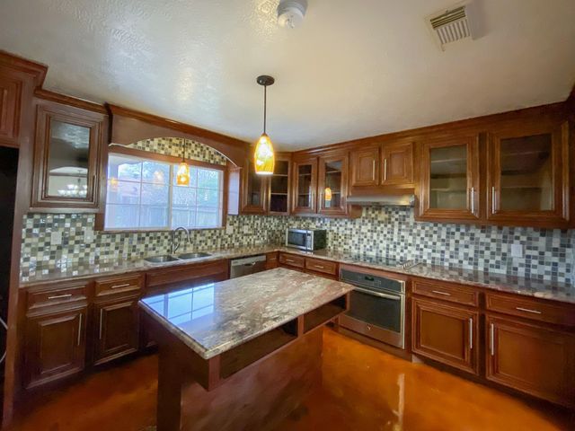 11414 Chelsea Walk Drive, Houston, TX 77066