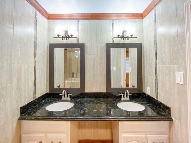 11414 Chelsea Walk Drive, Houston, TX 77066