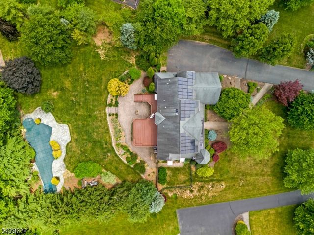 40 Southgate Dr, Clinton Twp., NJ 08801