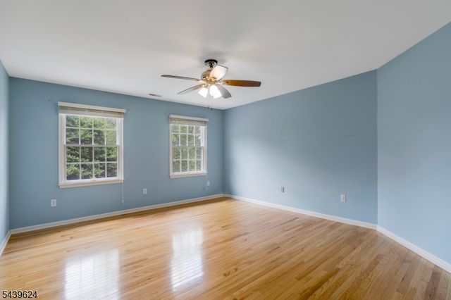 40 Southgate Dr, Clinton Twp., NJ 08801