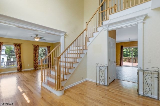 40 Southgate Dr, Clinton Twp., NJ 08801