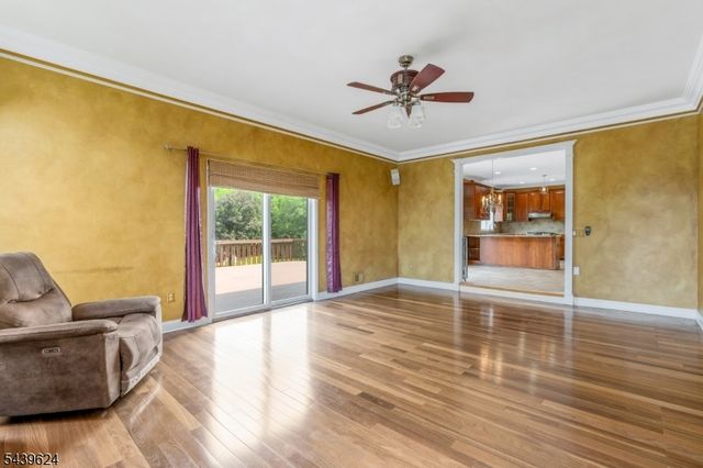 40 Southgate Dr, Clinton Twp., NJ 08801