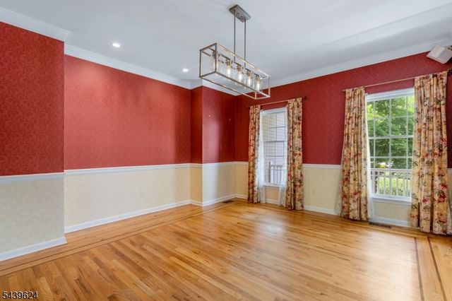 40 Southgate Dr, Clinton Twp., NJ 08801