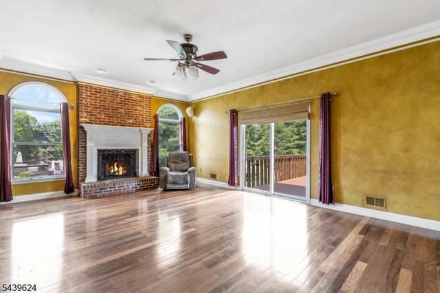 40 Southgate Dr, Clinton Twp., NJ 08801