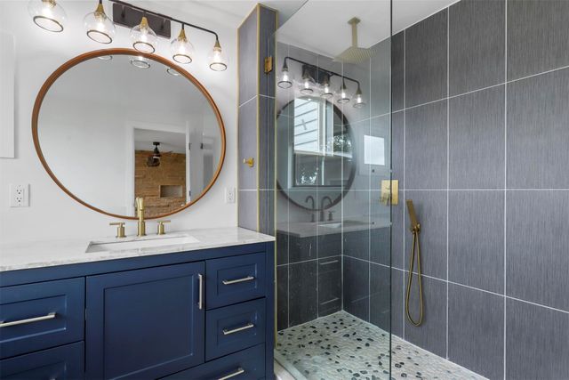 8048 Woodvale Road, Fort Worth, TX 76135